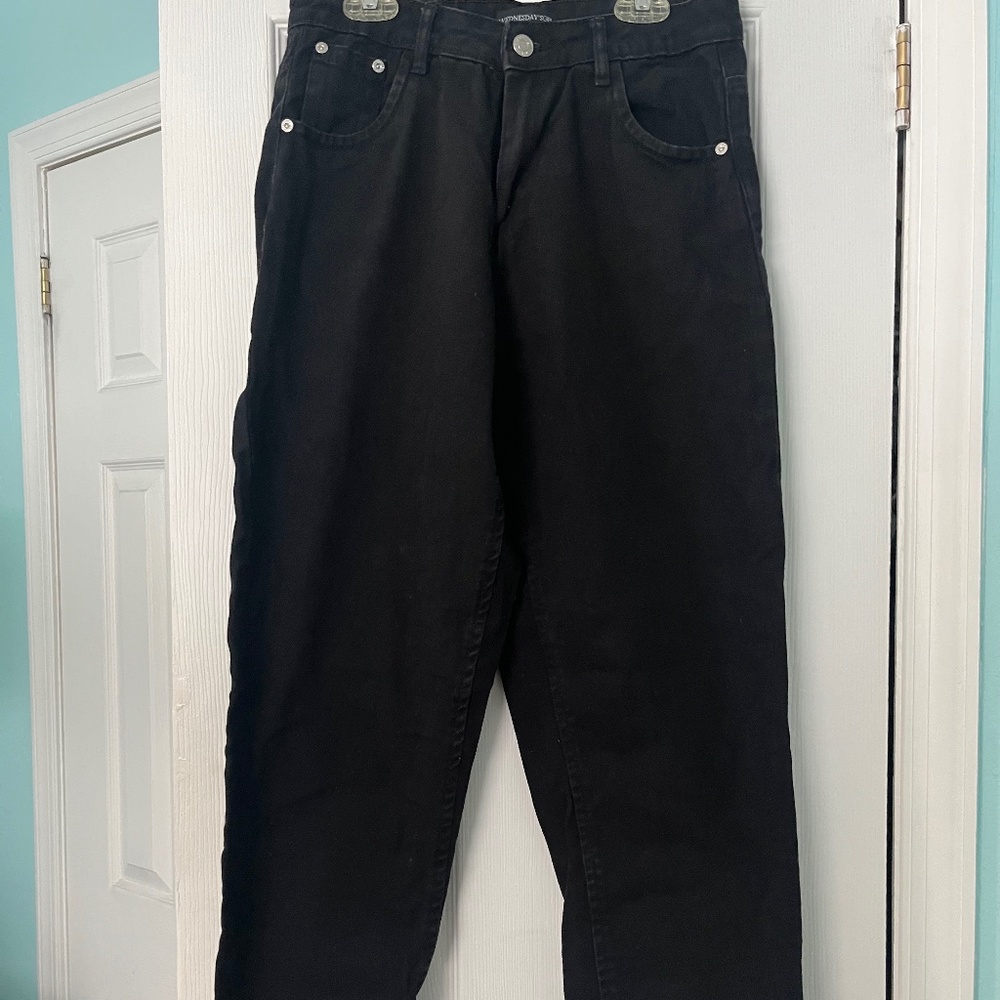 Wednesday's Girl mom jeans in black; size 28